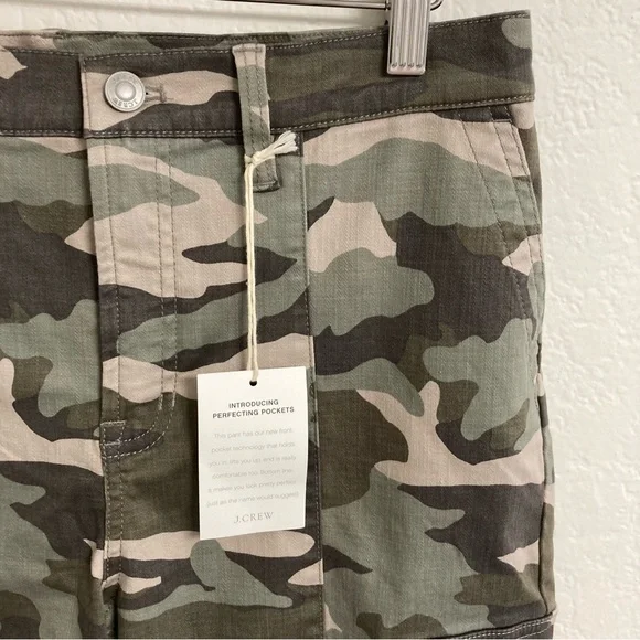 NWT J Crew Green Camo Vintage Straight Cargo, Size 29 - Picture 2 of 7